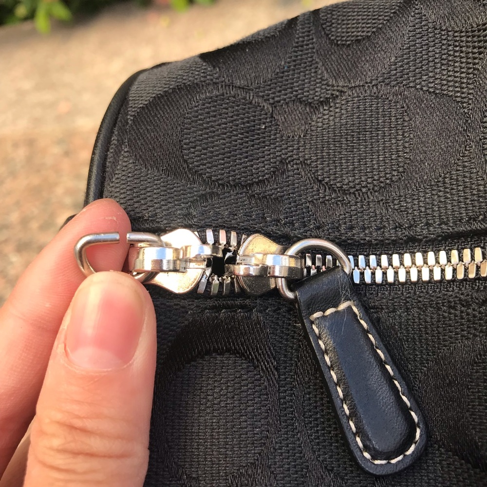 Coach Mini Duffel Authentic - Picture 5 of 7
